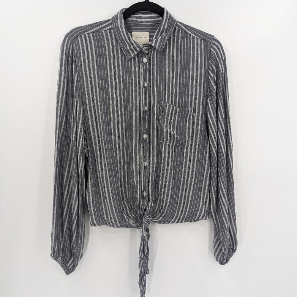 AMERICAN EAGLE Tie Front Button Down Shirt